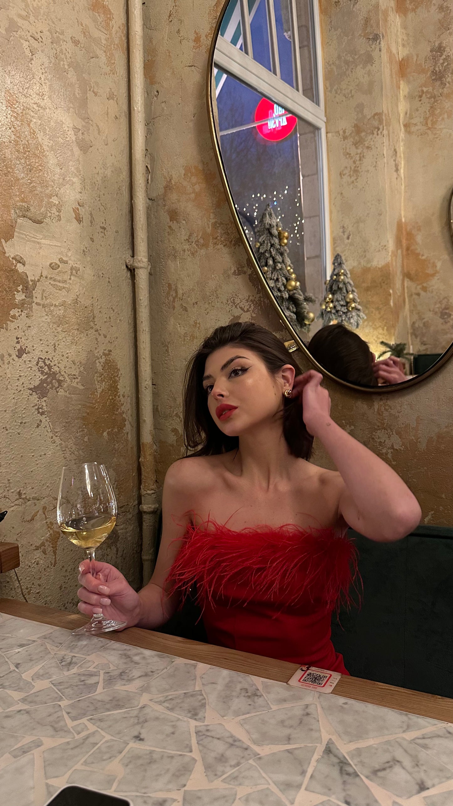 Katerina _ HARPER -UNIQUE AND STILISH