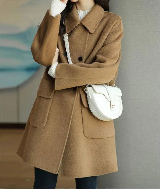 Alana – Elegant Wool Coat