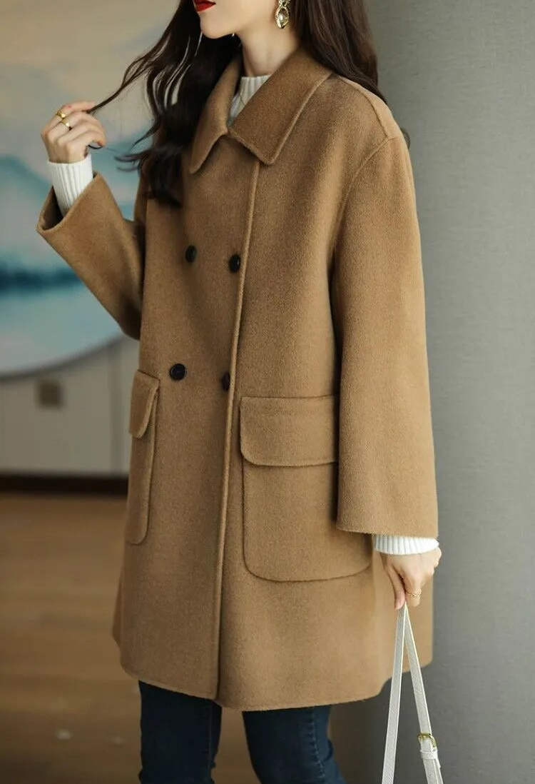 Alana – Elegant Wool Coat